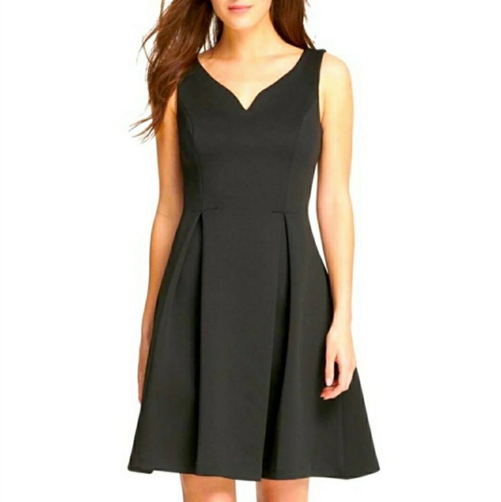 Dina Be Francesca's Black V-Neck Pleated Fit & Flare Cocktail Dress Size S